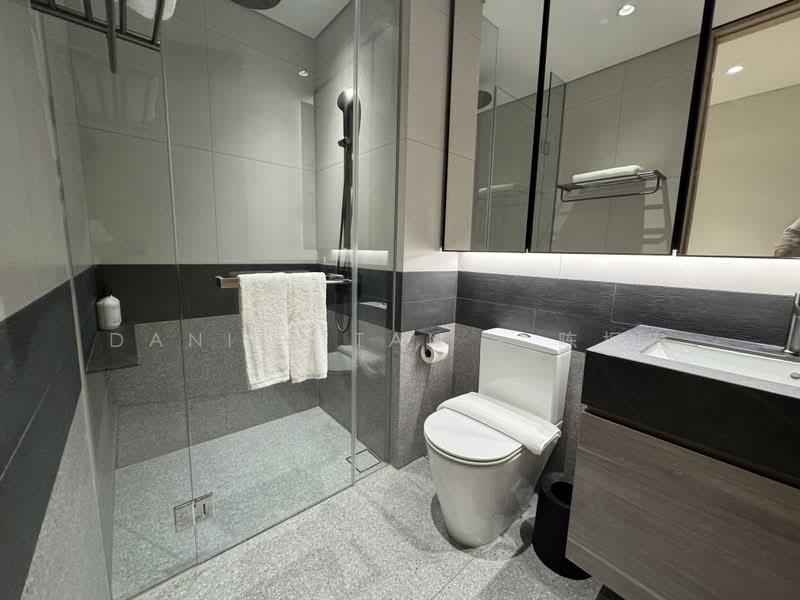MBER @ Teck Chye Terrace, , 4 Bedrooms, 1,340 sqft, Condominium For Rent, by Daniel Tan - 陈振宏, 500183549 - Bathroom - PropertyGuru.com.sg