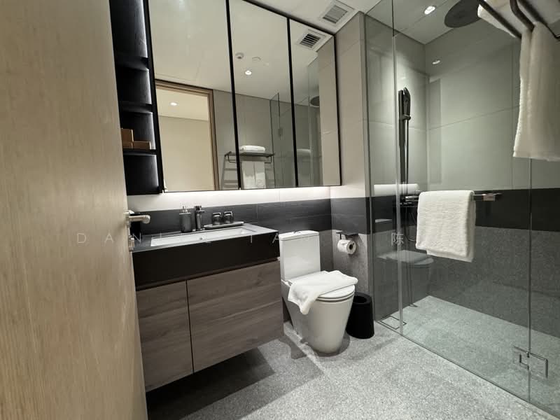 MBER @ Teck Chye Terrace, , 4 Bedrooms, 1,340 sqft, Condominium For Rent, by Daniel Tan - 陈振宏, 500183549 - Bathroom - PropertyGuru.com.sg