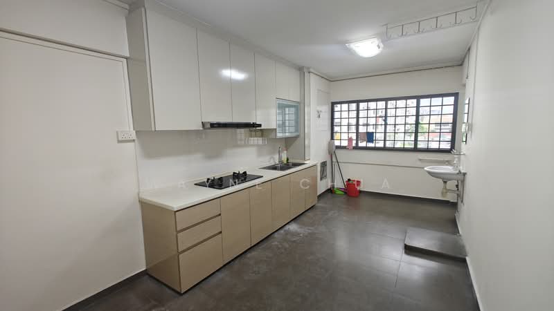 743 Yishun Avenue 5, 743 Yishun Avenue 5, 2 Bedrooms, 721 sqft, HDB Flat For Sale, by Wayne Chua, 500183555 - Kitchen - PropertyGuru.com.sg
