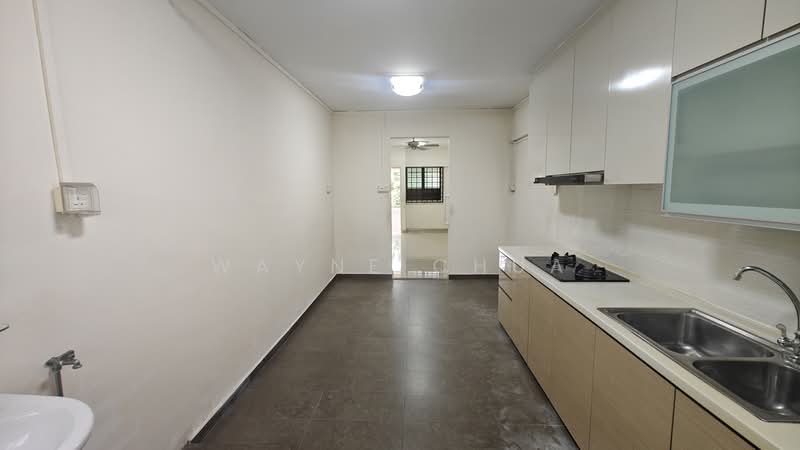 743 Yishun Avenue 5, 743 Yishun Avenue 5, 2 Bedrooms, 721 sqft, HDB Flat For Sale, by Wayne Chua, 500183555 - Kitchen - PropertyGuru.com.sg