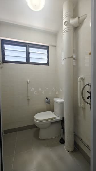 743 Yishun Avenue 5, 743 Yishun Avenue 5, 2 Bedrooms, 721 sqft, HDB Flat For Sale, by Wayne Chua, 500183555 - Bathroom - PropertyGuru.com.sg