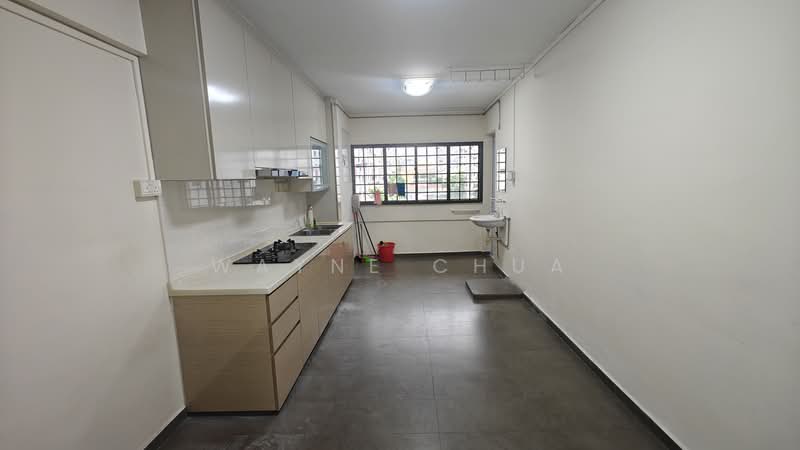 743 Yishun Avenue 5, 743 Yishun Avenue 5, 2 Bedrooms, 721 sqft, HDB Flat For Sale, by Wayne Chua, 500183555 - Kitchen - PropertyGuru.com.sg