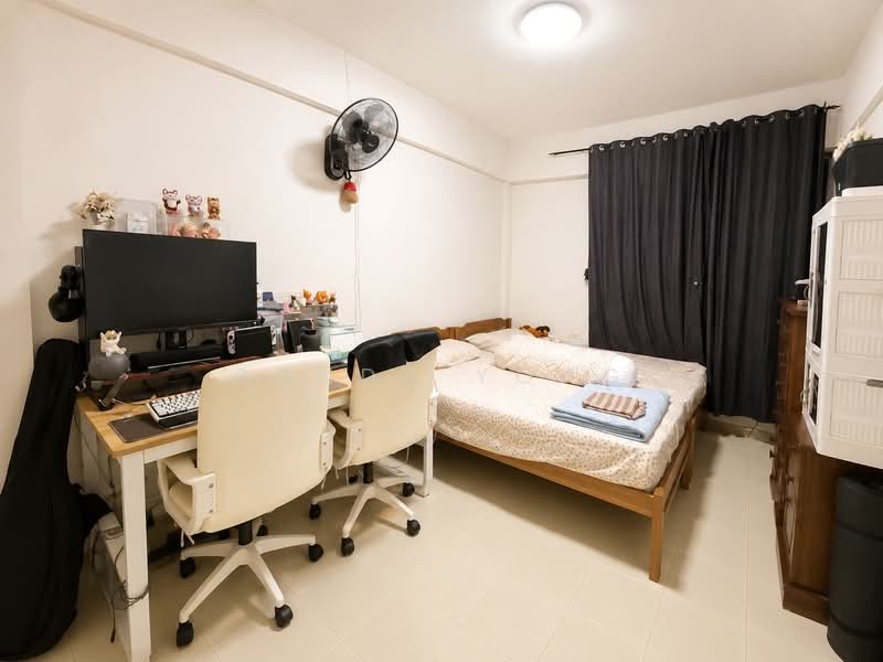18 Saint George's Road, 18 Saint George's Road, 3 Bedrooms, 980 sqft, HDB Flat For Sale, by Sandy Yong, 500183563 - Common Bedroom - PropertyGuru.com.sg