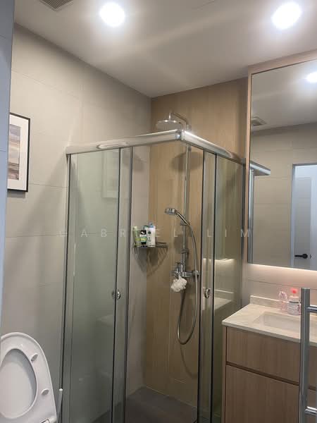⚡ONE OF THE LOWEST QUANTUM IN D10⭐⚡1KM HENRY PARK PRIMARY SCHOOL⚡❤️WELL RENOVATED❤️, SIXTH AVENUE / MING TECK PARK / NAMLY / HOLLAND / BUKIT TIMAH / CORONATION, 3 Bedrooms, 2,500 sqft, Terraced House For Sale, by Gabriel Lim, 500183591 - Bathroom - PropertyGuru.com.sg