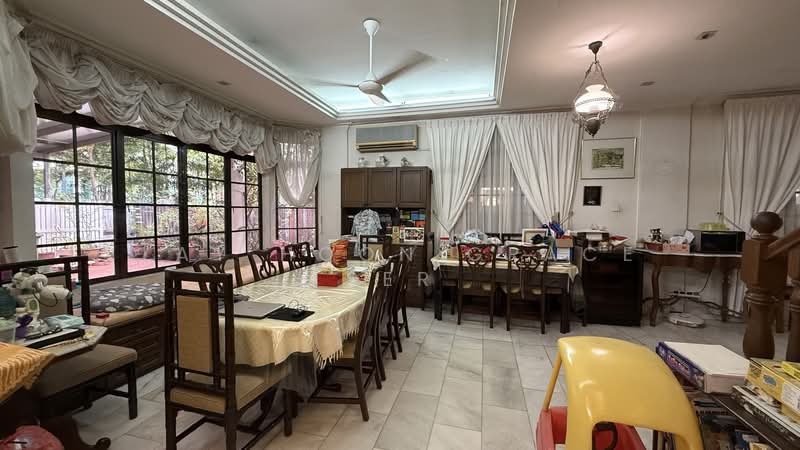 Shepherd's Hill Estate, Shepard's Drive, 5 Bedrooms, 3,000 sqft, Detached House For Sale, by Lay Hoon Grace Ser, 500183600 - Dining Room - PropertyGuru.com.sg