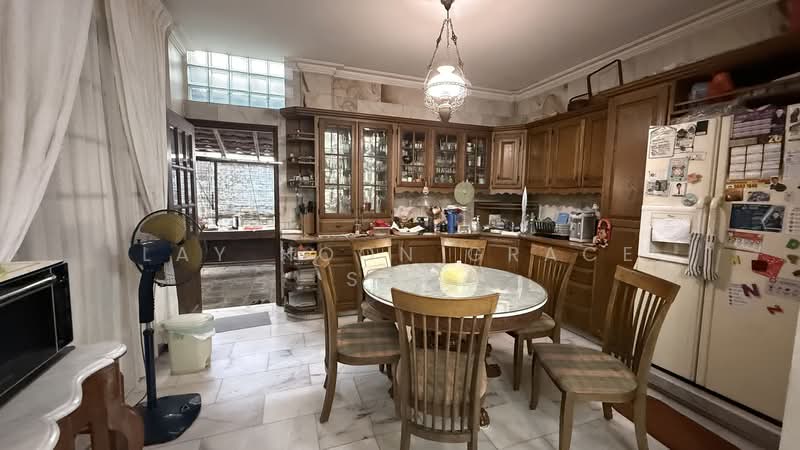 Shepherd's Hill Estate, Shepard's Drive, 5 Bedrooms, 3,000 sqft, Detached House For Sale, by Lay Hoon Grace Ser, 500183600 - Kitchen - PropertyGuru.com.sg