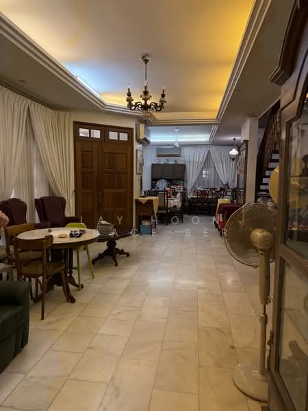 Shepherd's Hill Estate, Shepard's Drive, 5 Bedrooms, 3,000 sqft, Detached House For Sale, by Lay Hoon Grace Ser, 500183600 - Living Room - PropertyGuru.com.sg