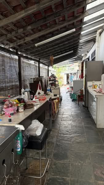 Shepherd's Hill Estate, Shepard's Drive, 5 Bedrooms, 3,000 sqft, Detached House For Sale, by Lay Hoon Grace Ser, 500183600 - Wet Kitchen - PropertyGuru.com.sg