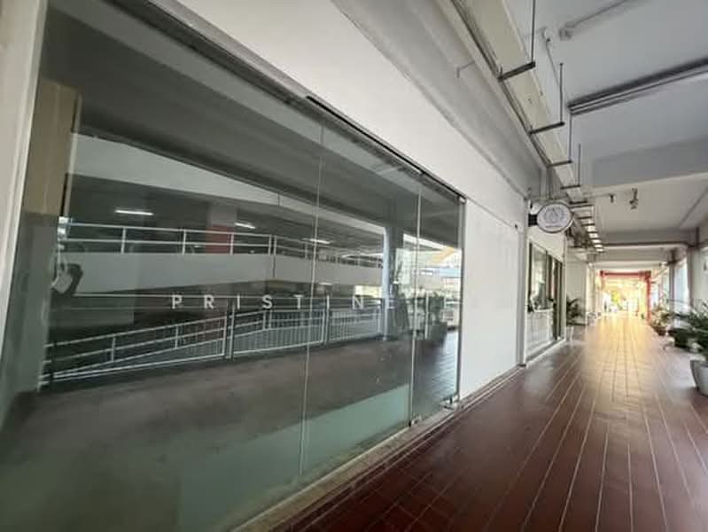 Hong Lim Complex, 531 Upper Cross Street, 600 sqft, Mall Shop For Rent, by Pristine Lim, 500183608 - Corridor - CommercialGuru.com.sg