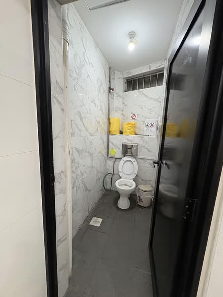 Upper Paya Lebar Road, , 4,055 sqft, Shop / Shophouse For Sale, by Stacy Lam, 500183611 - Bathroom - CommercialGuru.com.sg
