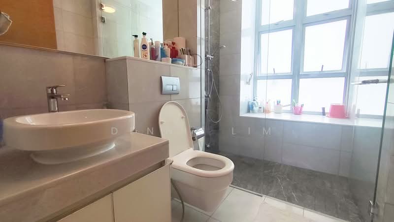 Bellerive, 9 Keng Chin Road, 3 Bedrooms, 1,679 sqft, Condominium For Sale, by Dennis Lim, 500183623 - Bathroom - PropertyGuru.com.sg