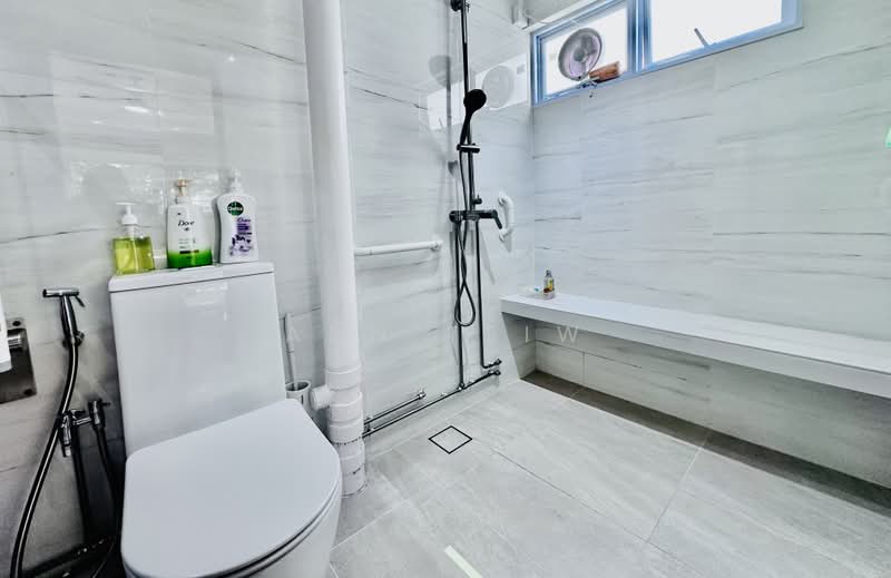 67 Telok Blangah Drive, 67 Telok Blangah Drive, 3 Bedrooms, 1,292 sqft, HDB Flat For Sale, by Ann Teiw, 500183625 - Enlarged Master Bathroom - PropertyGuru.com.sg
