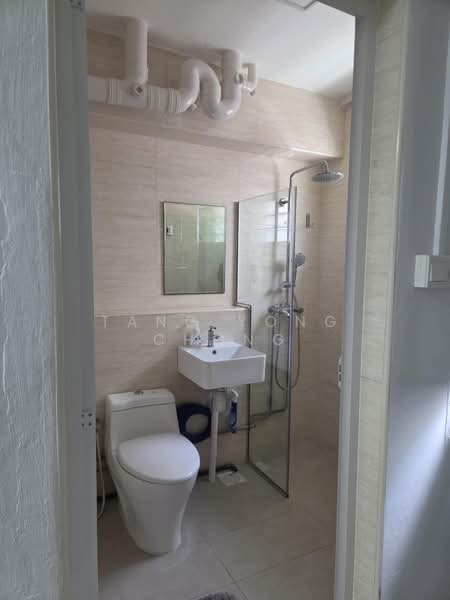 671 Jalan Damai, 671 Jalan Damai, Room Rental, 150 sqft, HDB Flat For Rent, by Tang Yong Chong, 500183654 - Bathroom - PropertyGuru.com.sg