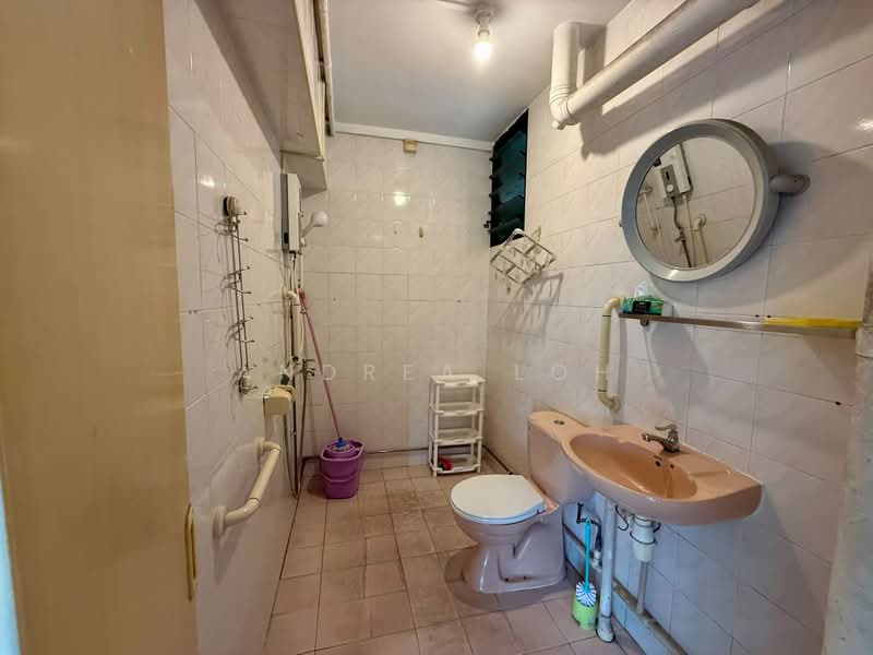 103B Depot Road, 103B Depot Road, 3 Bedrooms, 1,076 sqft, HDB Flat For Rent, by Andrea Loh, 500183671 - Bathroom - PropertyGuru.com.sg
