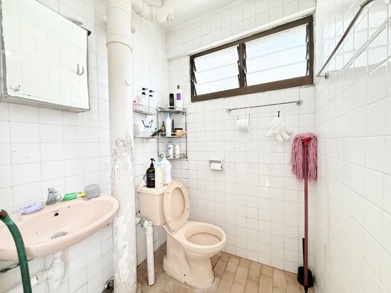 18 Saint George's Road, 18 Saint George's Road, Room Rental, 120 sqft, HDB Flat For Rent, by Sandy Yong, 500183672 - Bathroom - PropertyGuru.com.sg