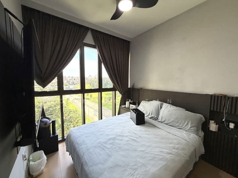 Midwood, 10 Hillview Rise, 4 Bedrooms, 1,249 sqft, Condominium For Sale, by Candice Tan, 500183675 - Bedroom - PropertyGuru.com.sg