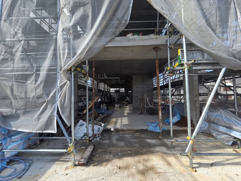 BRAND NEW CORNER TERRACE 28 Highland Close - Less Than 1km to Kovan MRT, , 7 Bedrooms, 5,274 sqft, Corner Terrace For Sale, by Marcella Yong 杨惠晴, 500183677 - Exterior - PropertyGuru.com.sg
