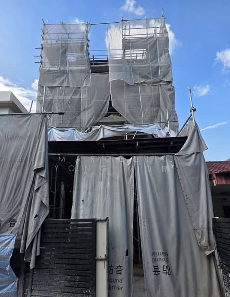 BRAND NEW CORNER TERRACE 28 Highland Close - Less Than 1km to Kovan MRT, , 7 Bedrooms, 5,274 sqft, Corner Terrace For Sale, by Marcella Yong 杨惠晴, 500183677 - Exterior - PropertyGuru.com.sg