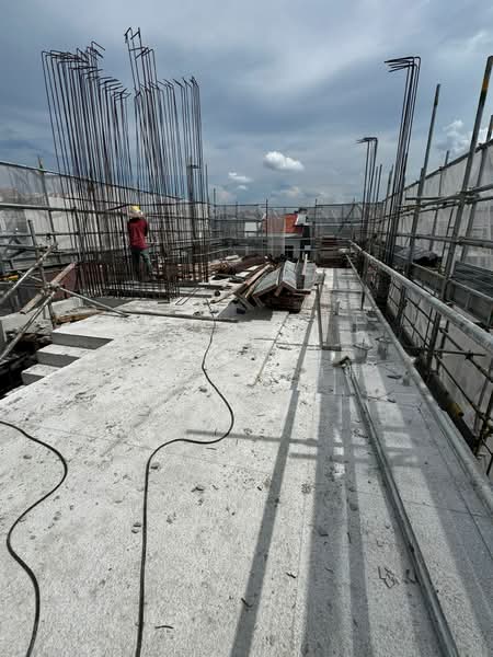 BRAND NEW CORNER TERRACE 28 Highland Close - Less Than 1km to Kovan MRT, , 7 Bedrooms, 5,274 sqft, Corner Terrace For Sale, by Marcella Yong 杨惠晴, 500183677 - Exterior - PropertyGuru.com.sg
