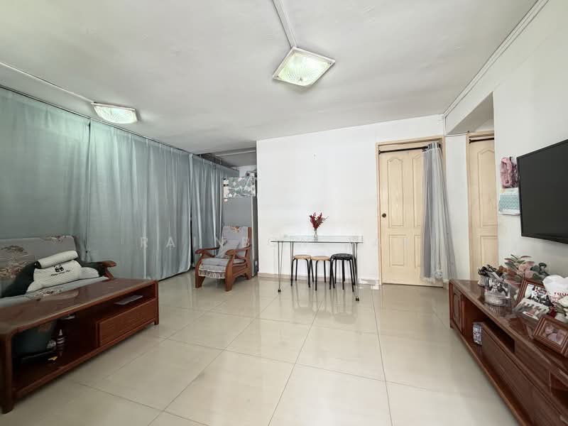 52 Teban Gardens Road, 52 Teban Gardens Road, 3 Bedrooms, 894 sqft, HDB Flat For Sale, by Rainbow Fan, 500183692 - Living Room - PropertyGuru.com.sg