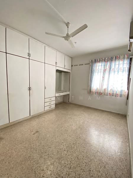 56 Geylang Bahru, 56 Geylang Bahru, 3 Bedrooms, 1,227 sqft, HDB Flat For Sale, by Moon Tham, 500183714 - Bedroom - decluttered - PropertyGuru.com.sg