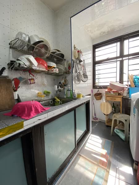 56 Geylang Bahru, 56 Geylang Bahru, 3 Bedrooms, 1,227 sqft, HDB Flat For Sale, by Moon Tham, 500183714 - Kitchen - original - PropertyGuru.com.sg