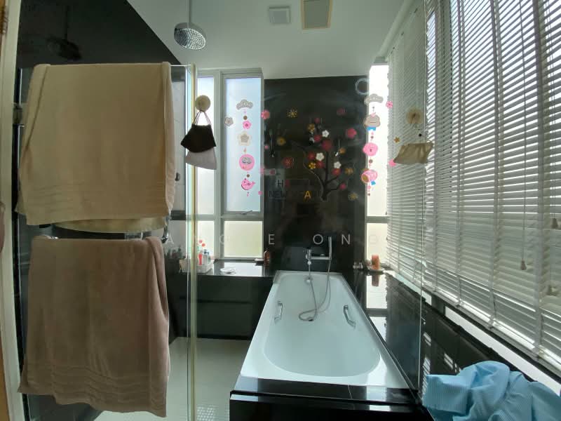 Meyer Residence, 3 Meyer Place, 3 Bedrooms, 1,066 sqft, Apartment For Sale, by Angie Ong, 500183718 - Bathroom - PropertyGuru.com.sg