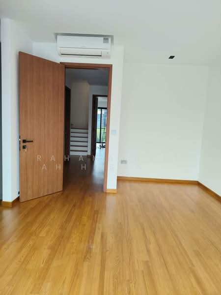 Jalan sankam, , 5 Bedrooms, 4,834 sqft, Terraced House For Sale, by Rahamathullah Hasan Ali Akbar, 500183720 - Interior - PropertyGuru.com.sg