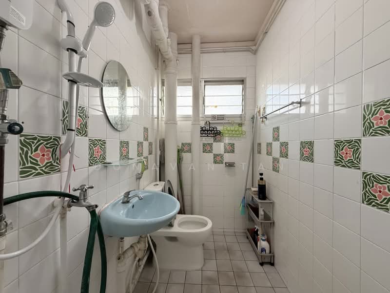 322 Tah Ching Road, 322 Tah Ching Road, Room Rental, 100 sqft, HDB Flat For Rent, by Donavan Tan, 500183750 - Bathroom - PropertyGuru.com.sg