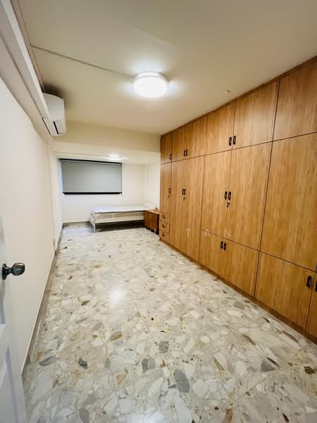 526 Bedok North Street 3, 526 Bedok North Street 3, 2 Bedrooms, 883 sqft, HDB Flat For Sale, by Keith Tan, 500183775 - Bedroom - PropertyGuru.com.sg