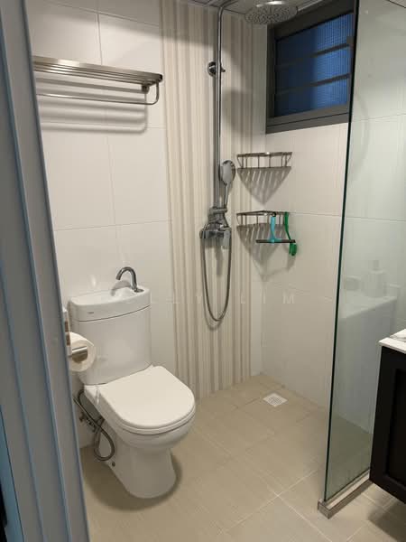 33 Margaret Drive, 33 Margaret Drive, Room Rental, 96 sqft, HDB Flat For Rent, by Kelly Lim, 500183781 - Bathroom - PropertyGuru.com.sg