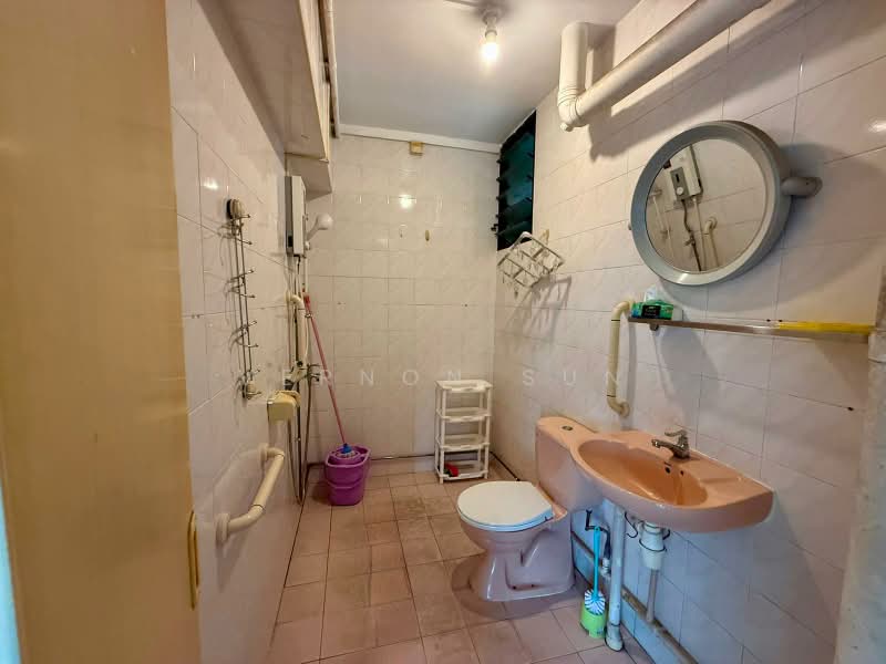 103B Depot Road, 103B Depot Road, 3 Bedrooms, 1,076 sqft, HDB Flat For Rent, by Vernon Sun, 500183783 - Bathroom - PropertyGuru.com.sg