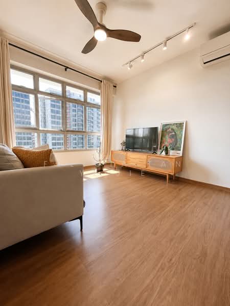 613B Tampines North Drive 1, 613B Tampines North Drive 1, 3 Bedrooms, 1,001 sqft, HDB Flat For Sale, by Felicia Tan Yi Jie, 500183787 - Living Room - PropertyGuru.com.sg