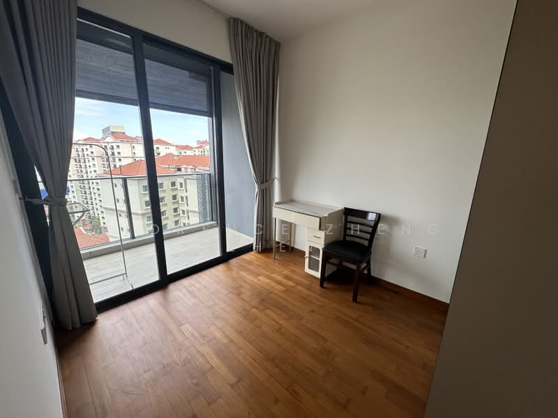 Stirling Residences, 21 Stirling Road, 3 Bedrooms, 893 sqft, Condominium For Sale, by Florence Zheng Zhen, 500183815 - Balcony - PropertyGuru.com.sg