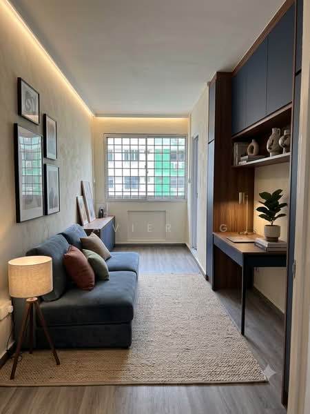 823 Jurong West Street 81, 823 Jurong West Street 81, 3 Bedrooms, 1,302 sqft, HDB Flat For Sale, by Xavier Ng, 500183822 - Living Room - PropertyGuru.com.sg