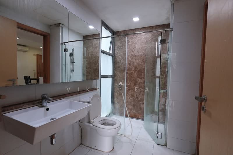 Eight Courtyards, 2 Canberra Drive, 2 Bedrooms, 800 sqft, Condominium For Rent, by Vikki Tear, 500183839 - Bathroom - PropertyGuru.com.sg