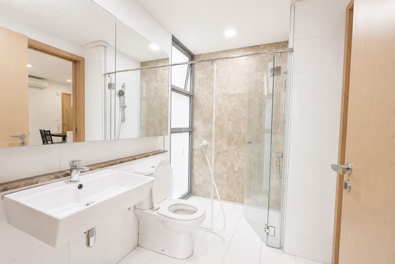 Eight Courtyards, 2 Canberra Drive, 2 Bedrooms, 800 sqft, Condominium For Rent, by Vikki Tear, 500183839 - Bathroom - PropertyGuru.com.sg