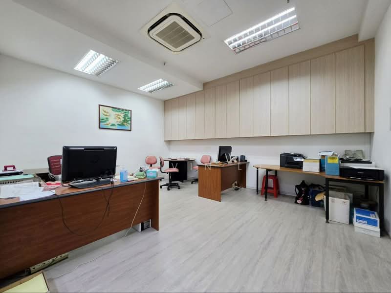 Tradehub 21, 8 Boon Lay Way, Boon Lay / Jurong / Tuas, 2,142 sqft, Light Industrial (B1) For Sale, by Melvin Lo, 500183840 - Interior - CommercialGuru.com.sg
