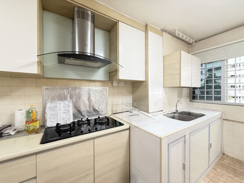 175 Bukit Batok West Avenue 8, 175 Bukit Batok West Avenue 8, 2 Bedrooms, 721 sqft, HDB Flat For Rent, by Ethan Mark Kheng, 500183851 - Kitchen - PropertyGuru.com.sg