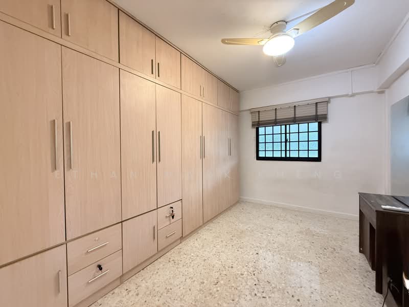 175 Bukit Batok West Avenue 8, 175 Bukit Batok West Avenue 8, 2 Bedrooms, 721 sqft, HDB Flat For Rent, by Ethan Mark Kheng, 500183851 - Bedroom - PropertyGuru.com.sg