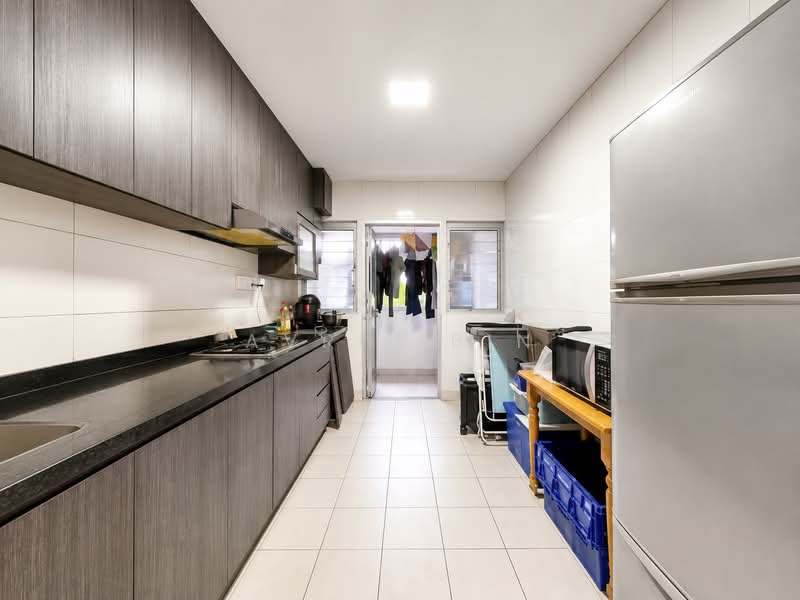 526A Costa Ris, 526A Pasir Ris Street 51, 3 Bedrooms, 1,001 sqft, HDB Flat For Sale, by Avril Bin, 500183857 - Kitchen - PropertyGuru.com.sg