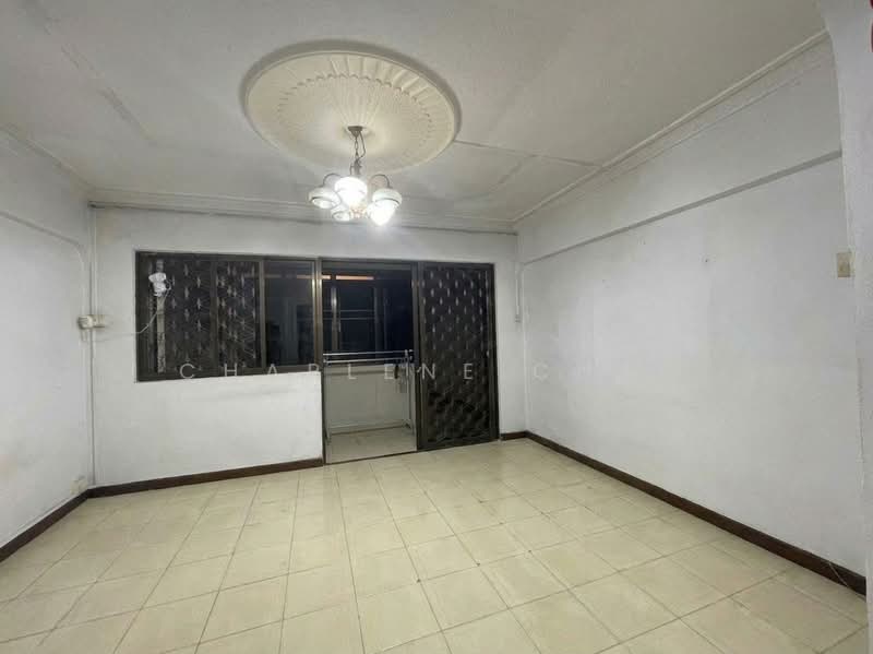 717 Bedok Reservoir Road, 717 Bedok Reservoir Road, 3 Bedrooms, 1,506 sqft, HDB Flat For Sale, by Charlene Chai, 500183858 - Living Room - PropertyGuru.com.sg