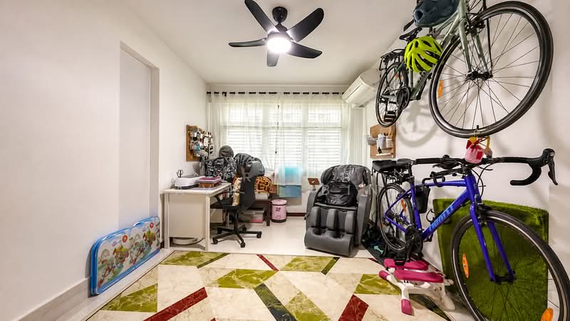 933A Hougang Avenue 9, 933A Hougang Avenue 9, 3 Bedrooms, 990 sqft, HDB Flat For Sale, by Avril Bin, 500183859 - Study - PropertyGuru.com.sg