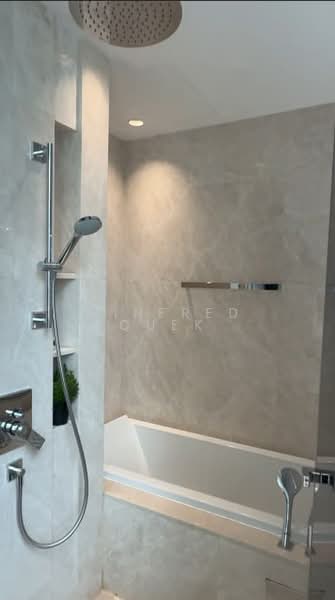 Riviere, 1 Jiak Kim Street, 3 Bedrooms, 1,507 sqft, Condominium For Sale, by Winfred Quek, 500183869 - Bathroom - PropertyGuru.com.sg