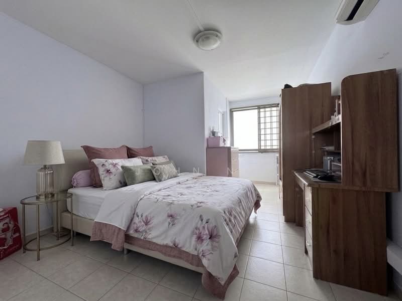 813 Jurong West Street 81, 813 Jurong West Street 81, 3 Bedrooms, 1,119 sqft, HDB Flat For Sale, by John Ng, 500183905 - Bedroom - PropertyGuru.com.sg