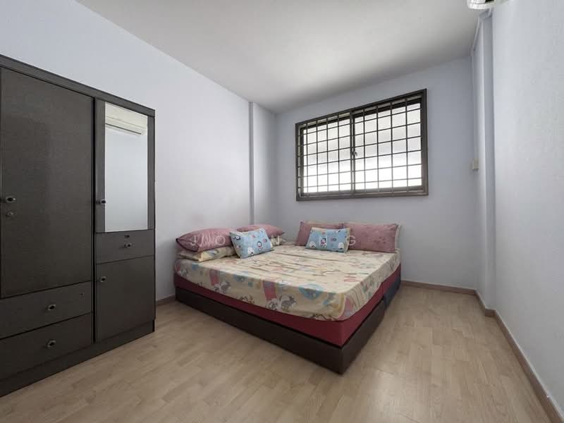 813 Jurong West Street 81, 813 Jurong West Street 81, 3 Bedrooms, 1,119 sqft, HDB Flat For Sale, by John Ng, 500183905 - Bedroom 3 - PropertyGuru.com.sg
