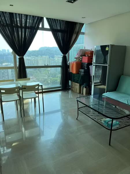 Hillview Regency, 26 Bukit Batok East Avenue 2, Room Rental, 250 sqft, Condominium For Rent, by Max Liu, 500183956 - Living Room - PropertyGuru.com.sg