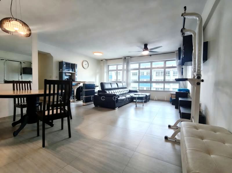 213B Punggol Walk, 213B Punggol Walk, 3 Bedrooms, 1,216 sqft, HDB Flat For Sale, by Rabecca Lai, 500183963 - Living Room - PropertyGuru.com.sg