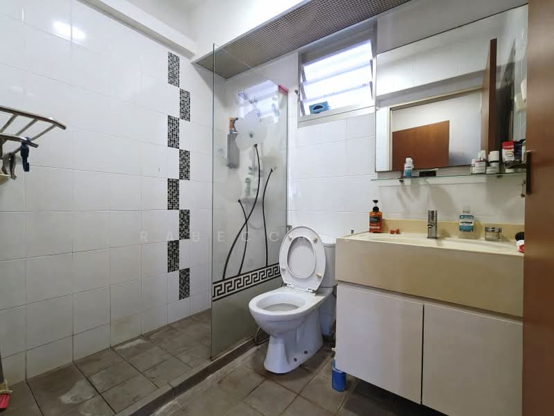 213B Punggol Walk, 213B Punggol Walk, 3 Bedrooms, 1,216 sqft, HDB Flat For Sale, by Rabecca Lai, 500183963 - Master Bathroom - PropertyGuru.com.sg