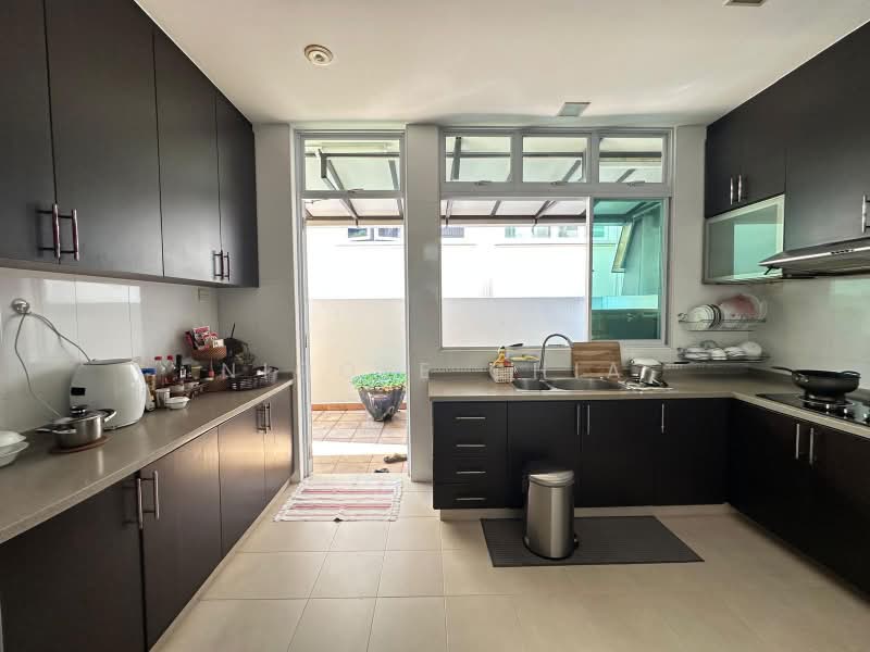 Seletar Hills vicinity, Seletar Court, Jalan Redop , Jalan Lakum , Seletar Hills Dr, 5 Bedrooms, 4,000 sqft, Corner Terrace For Sale, by Nicole Chia, 500183965 - Kitchen - PropertyGuru.com.sg